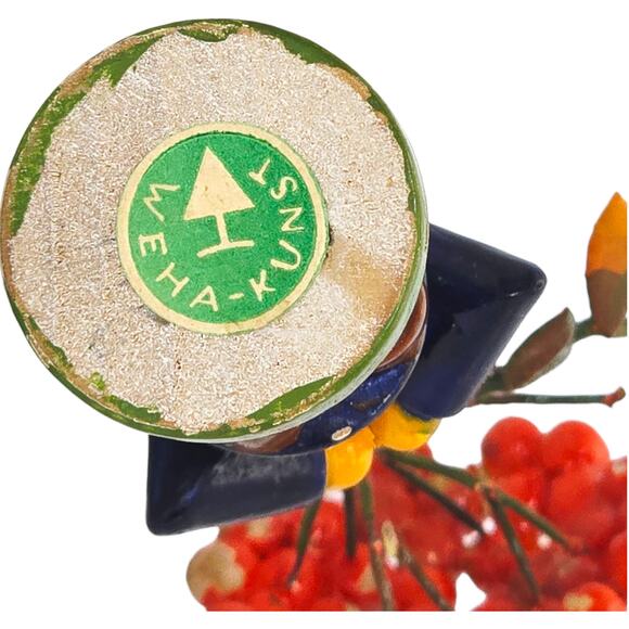 Vintage WEHA-Kunst Erzgebirge Wooden Child Figurine Boy/Girl with Rowan Berries - Picture 15 of 15